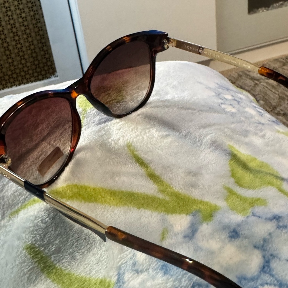 Tommy Hilfiger Brown Aviator Sunglasses